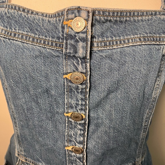 Levi’s Denim Mini Button-Down dress with Adjustable Straps. Size Large - Picture 2 of 7